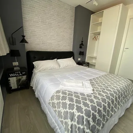 2b Fifteen Floor Bed & Breakfast
