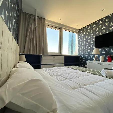 2b Fifteen Floor Naples