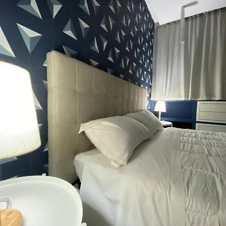 2b Fifteen Floor Bed & Breakfast Naples