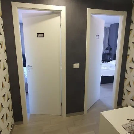 2b Fifteen Floor Naples